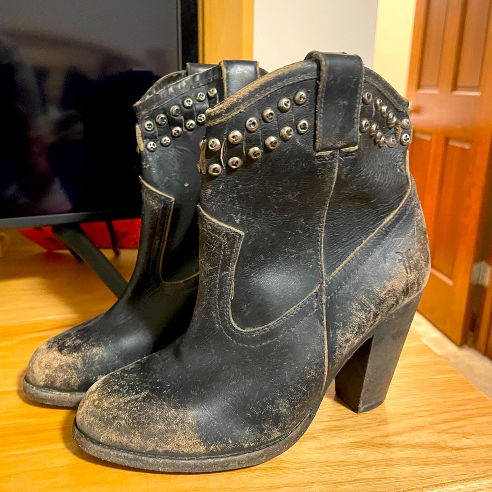 Freebird bootie, size 6